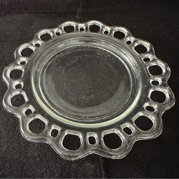 FIVE Vintage Open Work Clear Lace Glass Luncheon Plates by Lancaster Glass - Picture 3 of 10